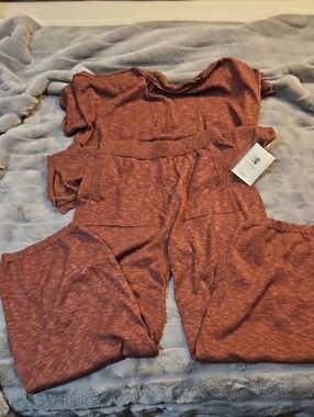 Cozy Women's Two-Piece Lounge Set - Rust